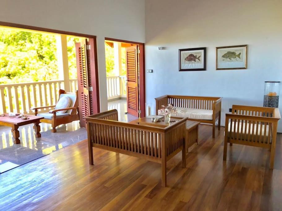 Hilltop South - Villa Bougainville Takamaka Exteriér fotografie