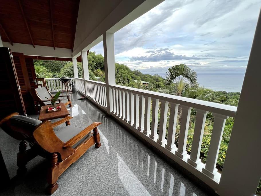 Hilltop South - Villa Bougainville Takamaka Exteriér fotografie